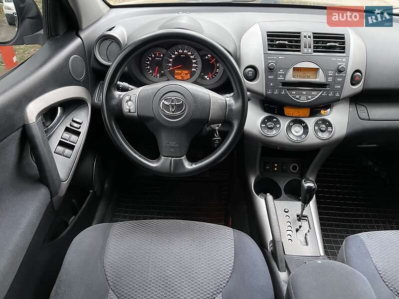Внедорожник / Кроссовер Toyota RAV4 2008 в Киеве