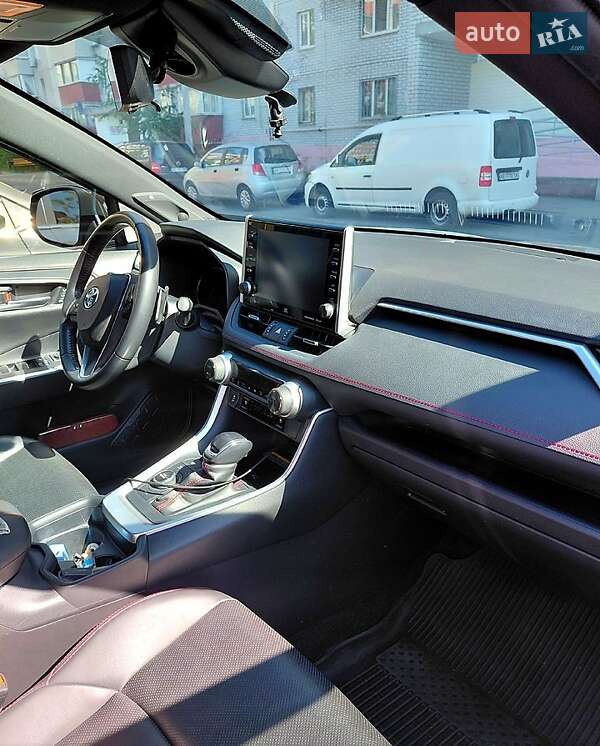 Позашляховик / Кросовер Toyota RAV4 2021 в Дніпрі фото 12 Позашляховик / Кросовер Toyota RAV4 2021 в Дніпрі