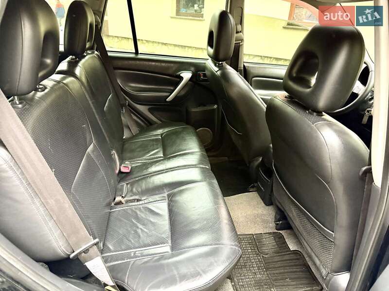Внедорожник / Кроссовер Toyota RAV4 2005 в Солотвине