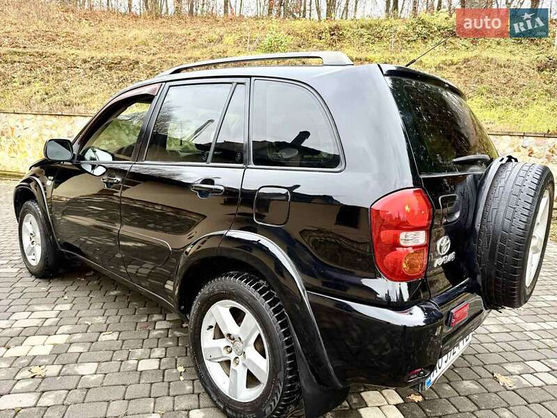 Внедорожник / Кроссовер Toyota RAV4 2005 в Солотвине