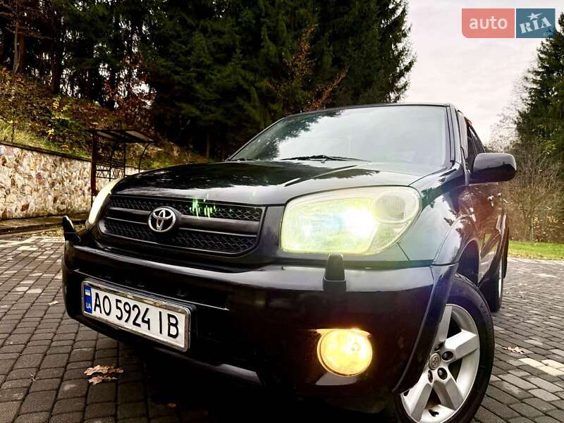 Внедорожник / Кроссовер Toyota RAV4 2005 в Солотвине
