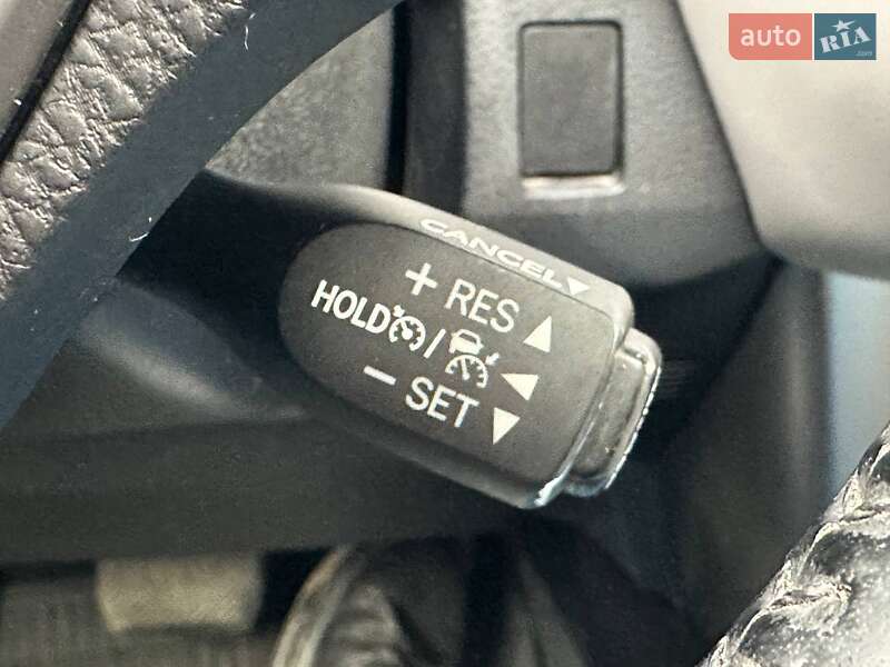 Внедорожник / Кроссовер Toyota RAV4 2017 в Киеве