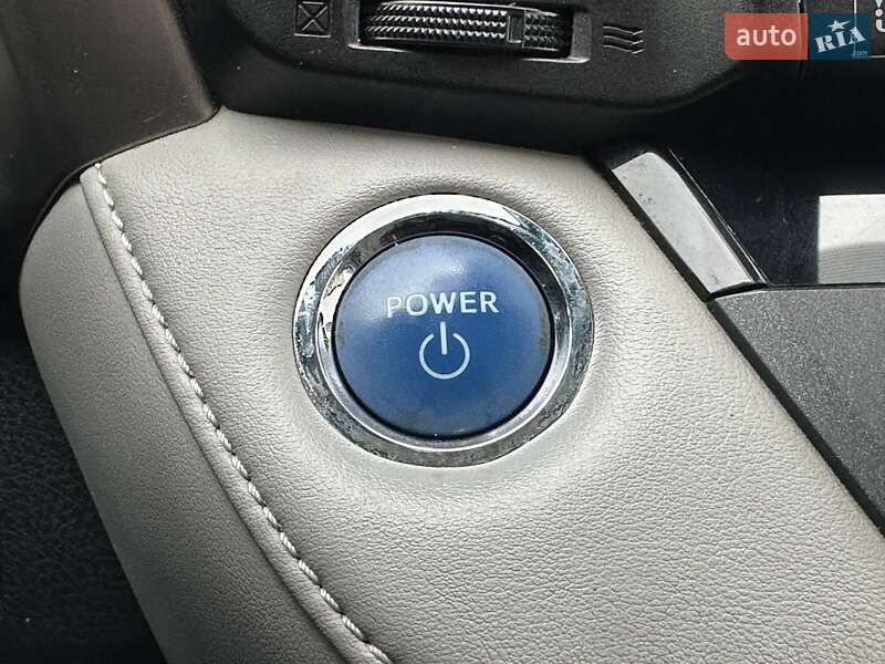 Внедорожник / Кроссовер Toyota RAV4 2017 в Киеве