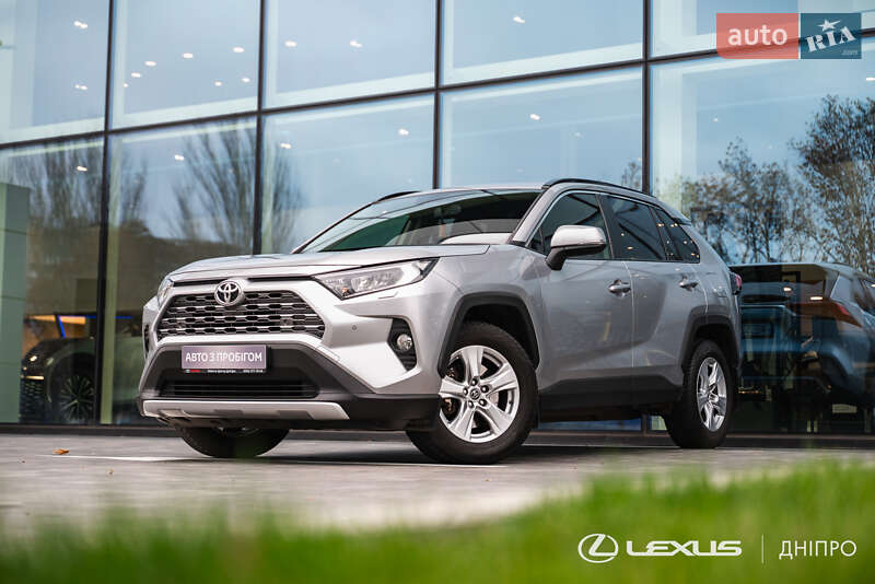 Внедорожник / Кроссовер Toyota RAV4 2019 в Днепре