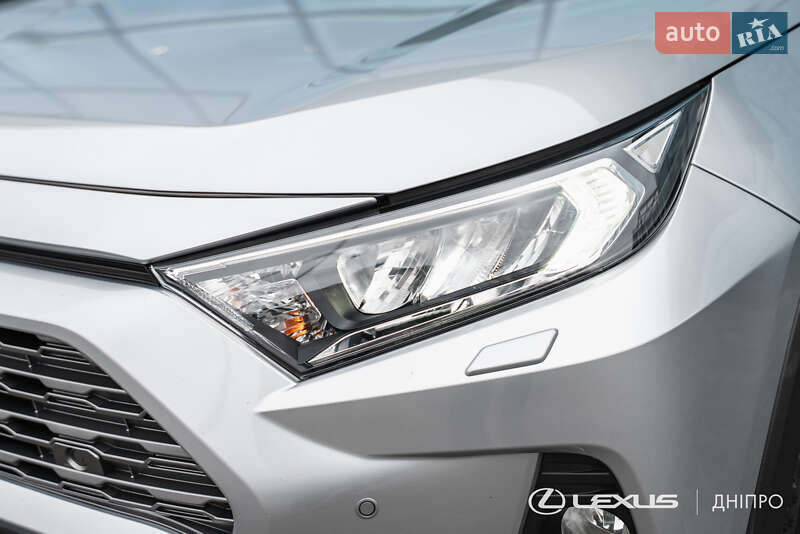 Внедорожник / Кроссовер Toyota RAV4 2019 в Днепре
