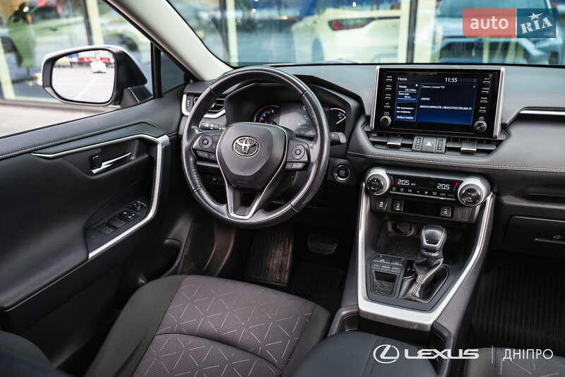 Внедорожник / Кроссовер Toyota RAV4 2019 в Днепре