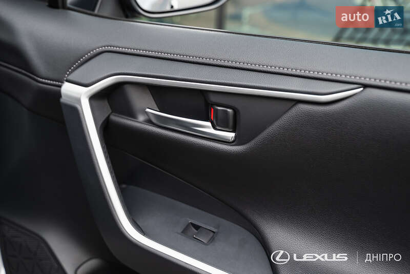 Внедорожник / Кроссовер Toyota RAV4 2019 в Днепре