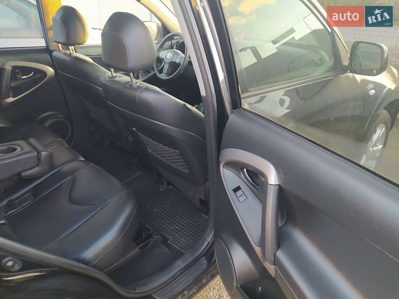 Внедорожник / Кроссовер Toyota RAV4 2007 в Дубно