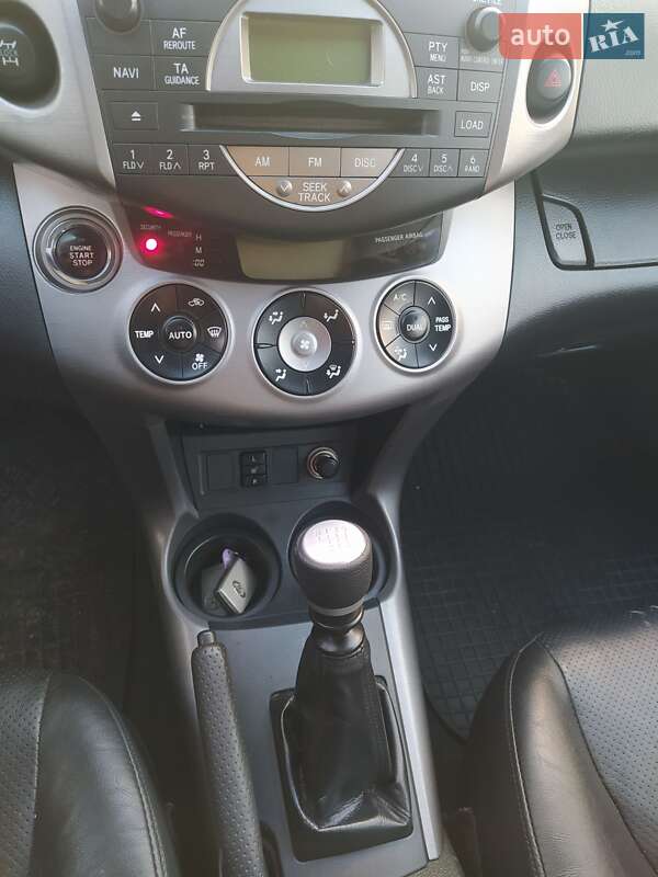 Внедорожник / Кроссовер Toyota RAV4 2007 в Дубно