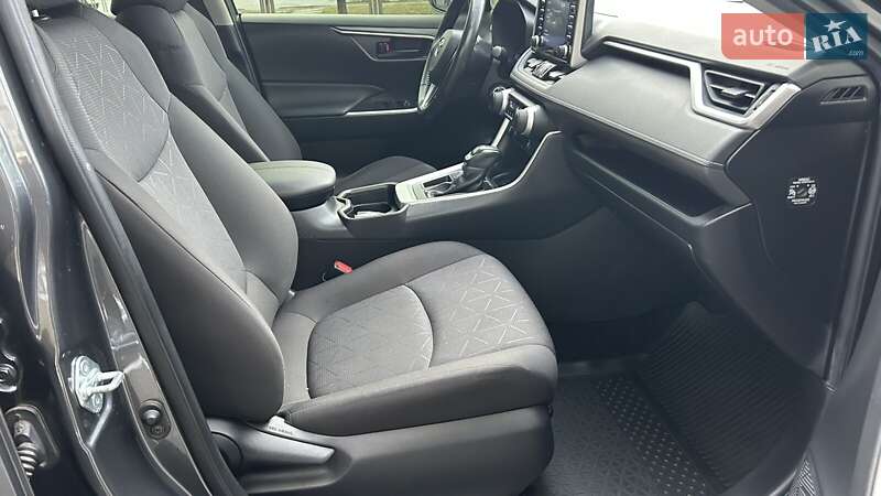 Внедорожник / Кроссовер Toyota RAV4 2020 в Киеве фото 6 Внедорожник / Кроссовер Toyota RAV4 2020 в Киеве