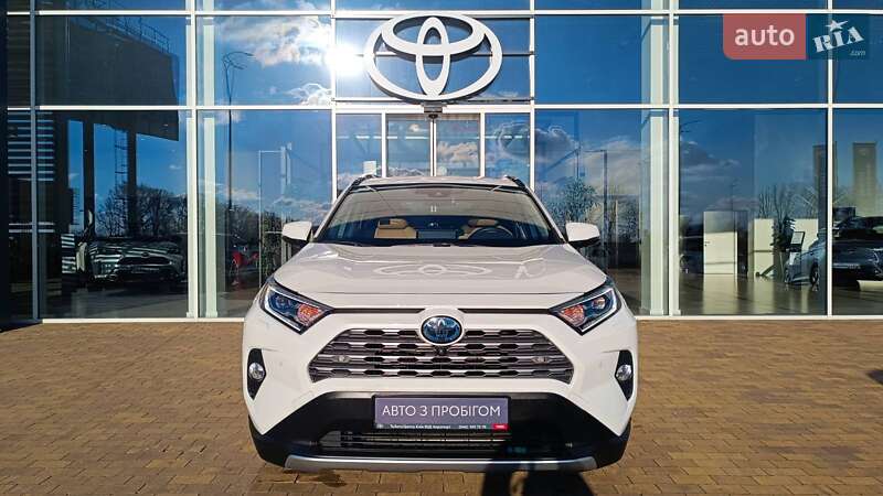 Внедорожник / Кроссовер Toyota RAV4 2019 в Киеве