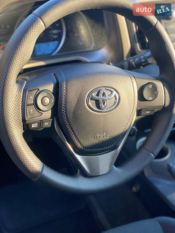 Внедорожник / Кроссовер Toyota RAV4 2014 в Львове