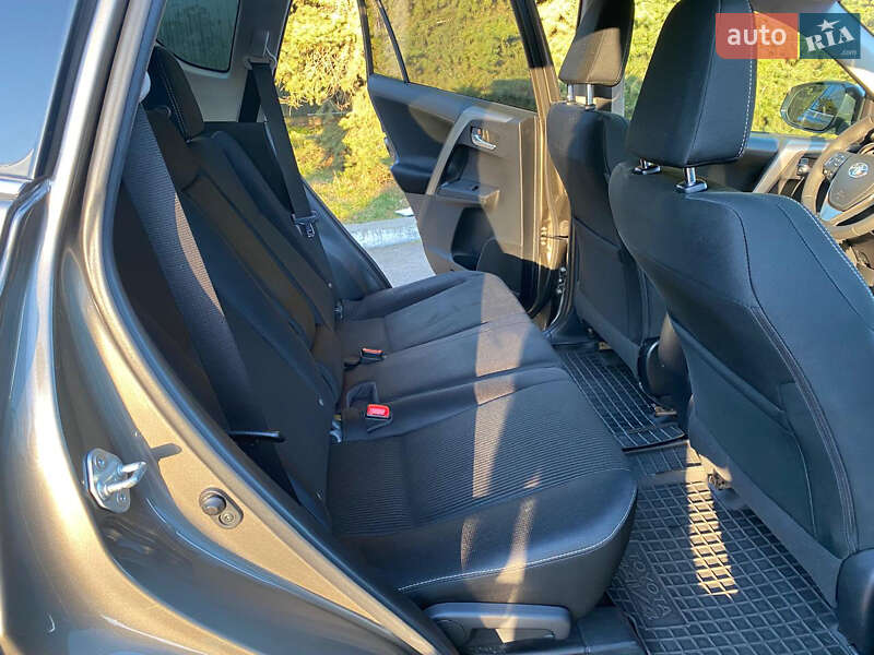 Внедорожник / Кроссовер Toyota RAV4 2014 в Львове