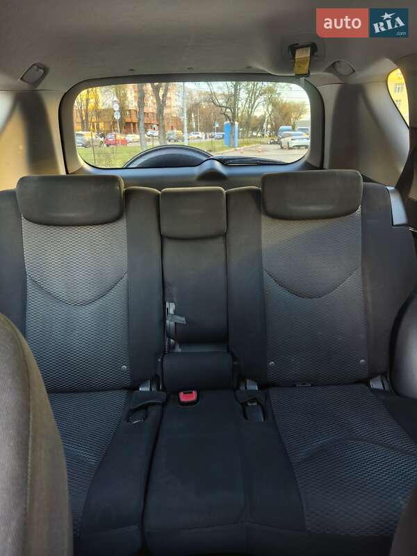 Внедорожник / Кроссовер Toyota RAV4 2006 в Киеве