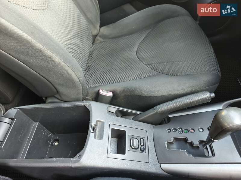 Внедорожник / Кроссовер Toyota RAV4 2006 в Киеве