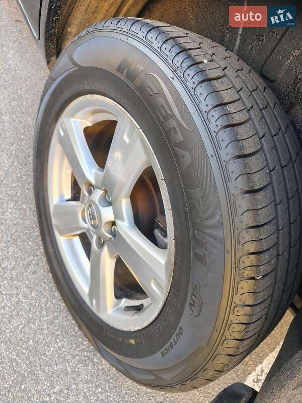 Внедорожник / Кроссовер Toyota RAV4 2006 в Киеве