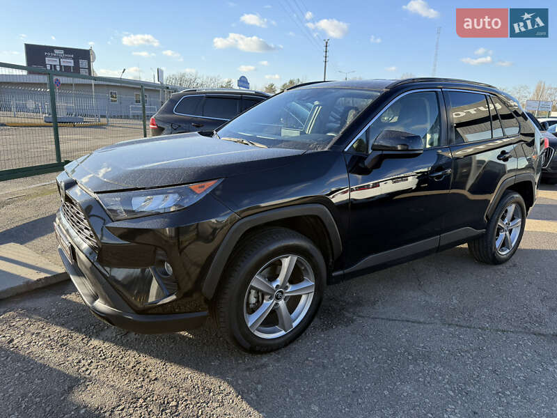 Внедорожник / Кроссовер Toyota RAV4 2018 в Киеве