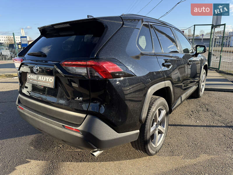 Внедорожник / Кроссовер Toyota RAV4 2018 в Киеве