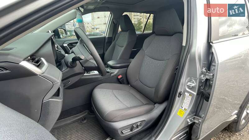 Внедорожник / Кроссовер Toyota RAV4 2024 в Киеве