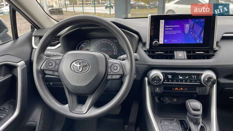 Внедорожник / Кроссовер Toyota RAV4 2024 в Киеве