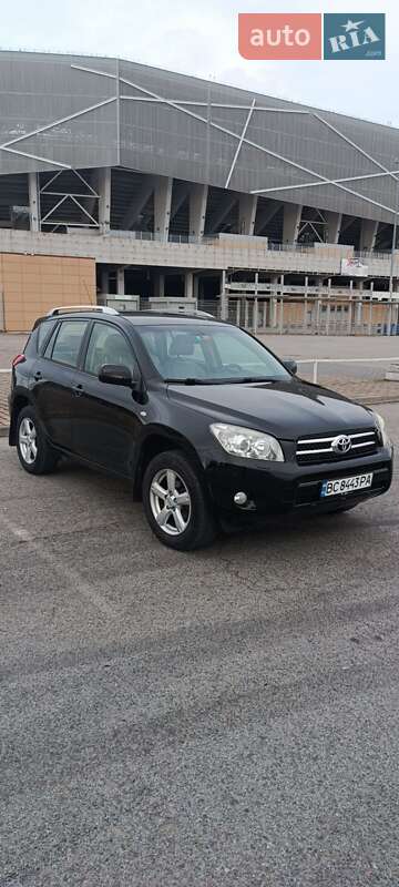 Внедорожник / Кроссовер Toyota RAV4 2005 в Львове