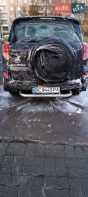 Внедорожник / Кроссовер Toyota RAV4 2005 в Львове