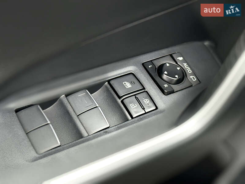 Внедорожник / Кроссовер Toyota RAV4 2019 в Харькове фото 37 Внедорожник / Кроссовер Toyota RAV4 2019 в Харькове