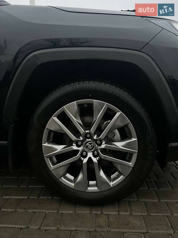 Внедорожник / Кроссовер Toyota RAV4 2024 в Первомайске