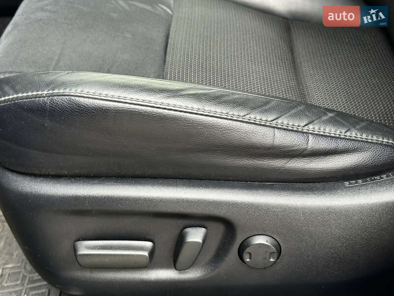 Внедорожник / Кроссовер Toyota RAV4 2018 в Киеве фото 5 Внедорожник / Кроссовер Toyota RAV4 2018 в Киеве