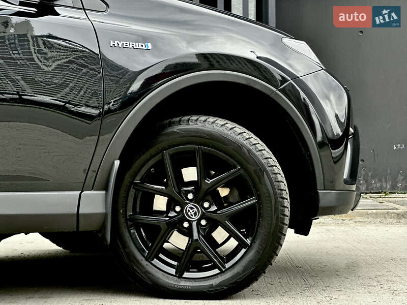 Внедорожник / Кроссовер Toyota RAV4 2018 в Киеве фото 14 Внедорожник / Кроссовер Toyota RAV4 2018 в Киеве