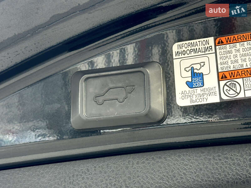 Внедорожник / Кроссовер Toyota RAV4 2018 в Киеве фото 24 Внедорожник / Кроссовер Toyota RAV4 2018 в Киеве