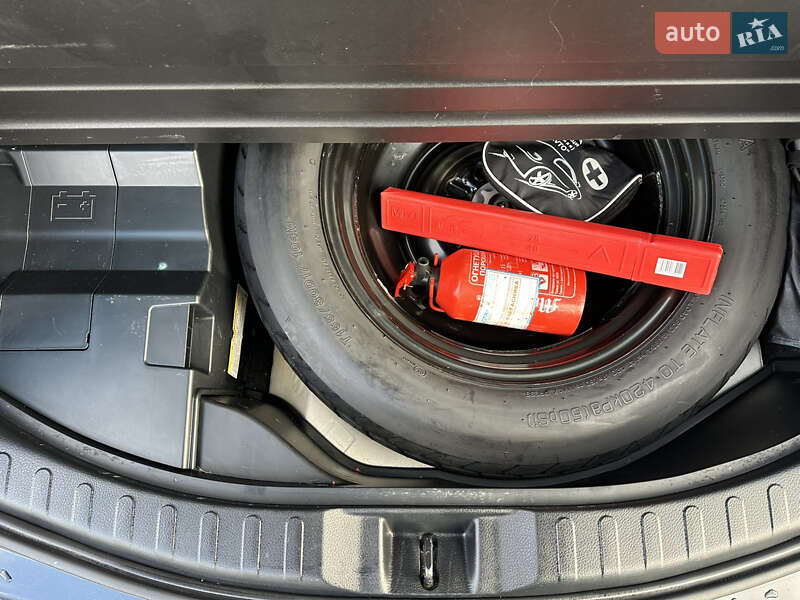 Внедорожник / Кроссовер Toyota RAV4 2018 в Киеве фото 26 Внедорожник / Кроссовер Toyota RAV4 2018 в Киеве