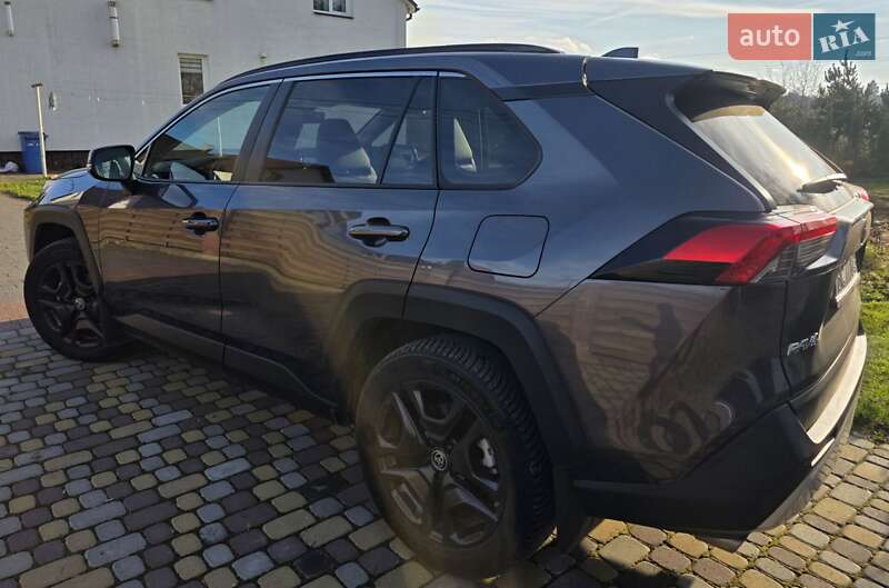 Внедорожник / Кроссовер Toyota RAV4 2023 в Львове