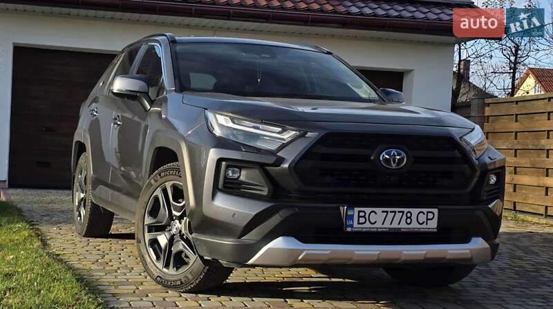 Внедорожник / Кроссовер Toyota RAV4 2023 в Львове
