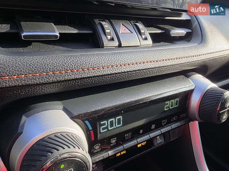 Внедорожник / Кроссовер Toyota RAV4 2023 в Львове