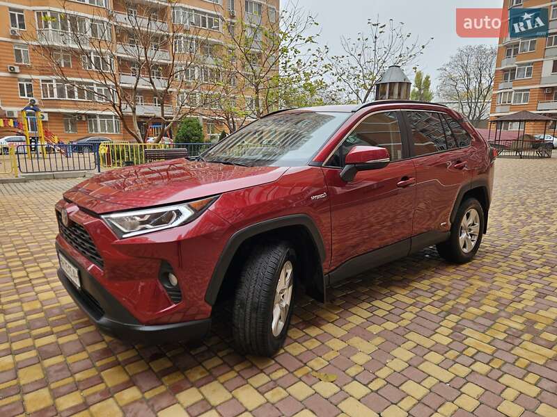 Внедорожник / Кроссовер Toyota RAV4 2021 в Одессе