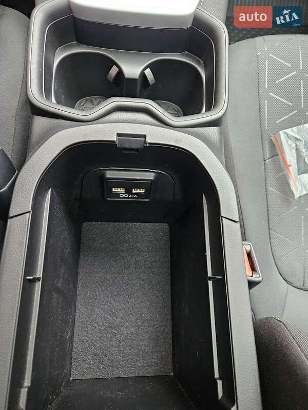 Внедорожник / Кроссовер Toyota RAV4 2021 в Одессе