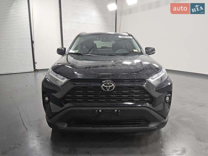 Внедорожник / Кроссовер Toyota RAV4 2024 в Киеве