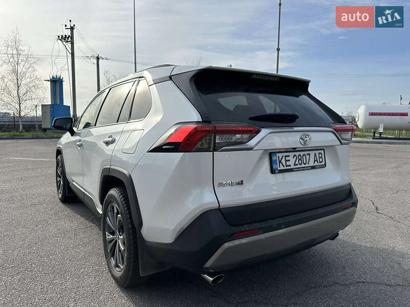 Внедорожник / Кроссовер Toyota RAV4 2023 в Днепре