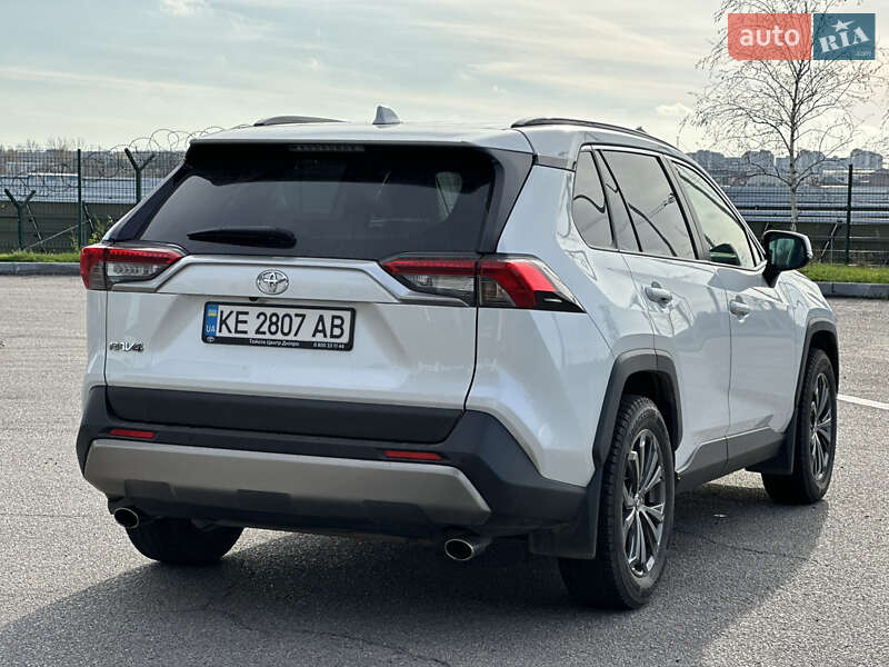 Внедорожник / Кроссовер Toyota RAV4 2023 в Днепре
