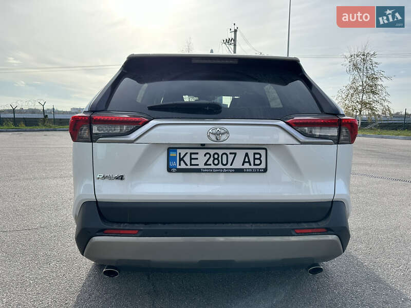 Внедорожник / Кроссовер Toyota RAV4 2023 в Днепре