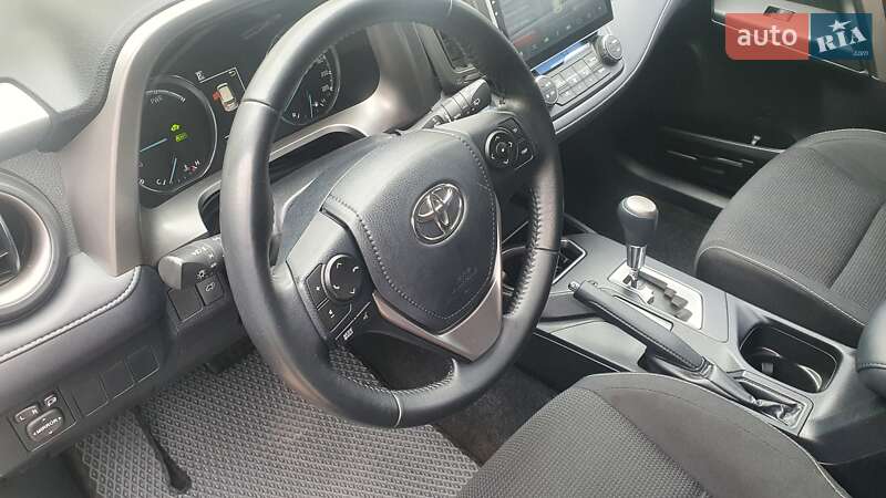 Внедорожник / Кроссовер Toyota RAV4 2017 в Харькове фото 13 Внедорожник / Кроссовер Toyota RAV4 2017 в Харькове