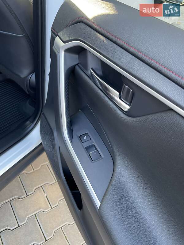 Внедорожник / Кроссовер Toyota RAV4 2021 в Одессе