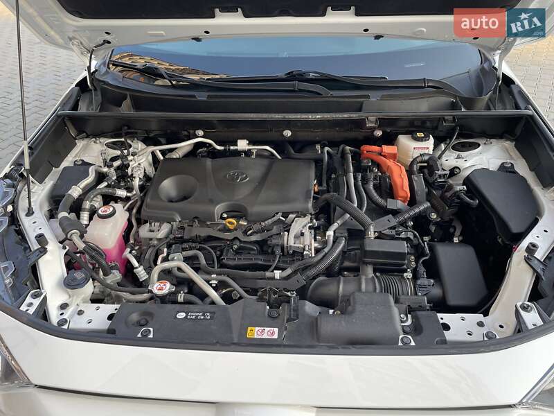 Внедорожник / Кроссовер Toyota RAV4 2021 в Одессе