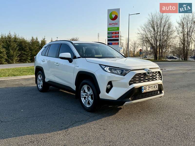 Внедорожник / Кроссовер Toyota RAV4 2019 в Днепре