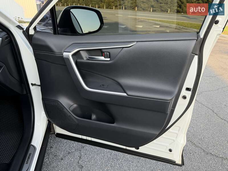 Внедорожник / Кроссовер Toyota RAV4 2019 в Днепре