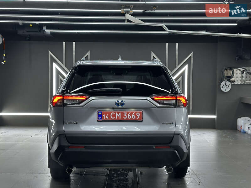 Внедорожник / Кроссовер Toyota RAV4 2022 в Ужгороде