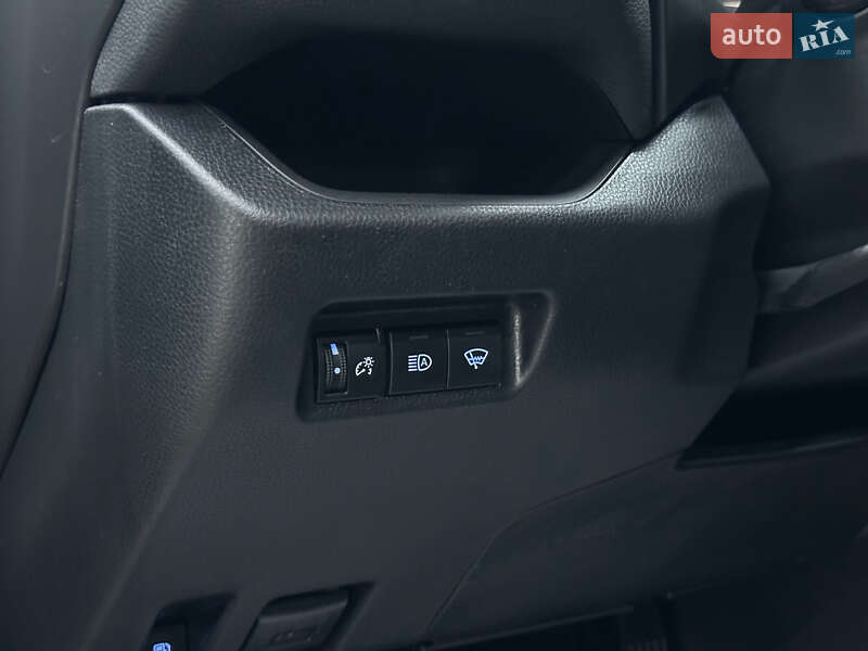 Внедорожник / Кроссовер Toyota RAV4 2022 в Ужгороде