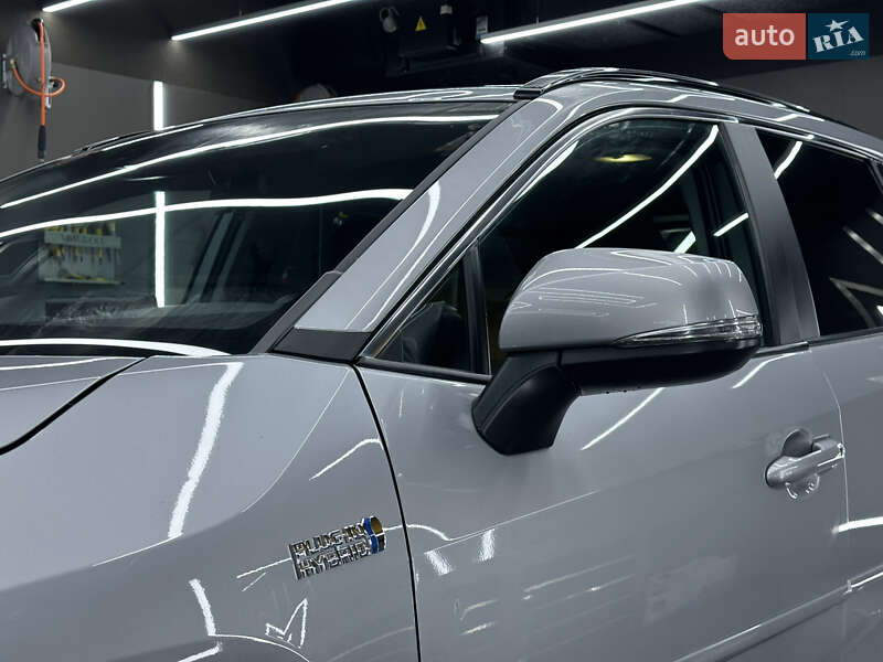 Внедорожник / Кроссовер Toyota RAV4 2022 в Ужгороде