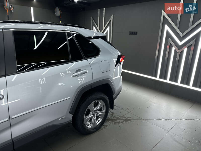Внедорожник / Кроссовер Toyota RAV4 2022 в Ужгороде